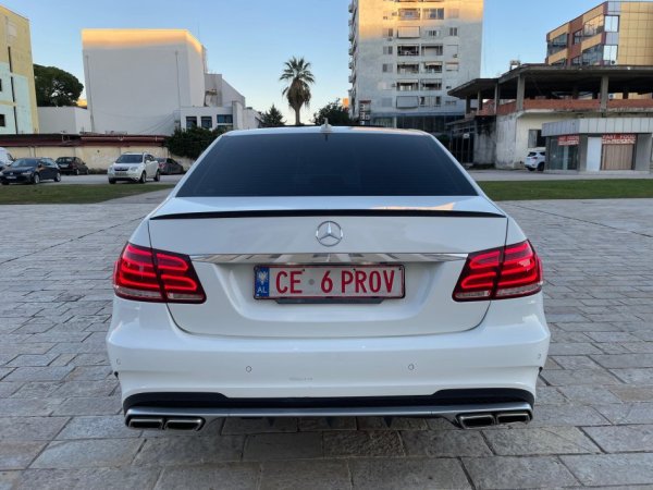 Mercedes Benz E Class Motorr 220 Naft