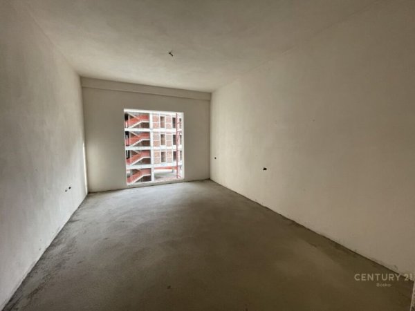 APARTAMENT 2+1 PER SHITJE PRANE ZOGUT TE ZI!