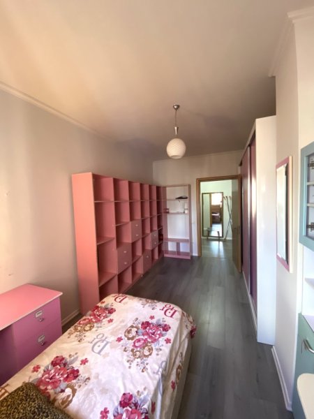 JEPET ME QERA APARTAMENT 2+1+2 
ME POST PARKIMI AFËR QENDRËS