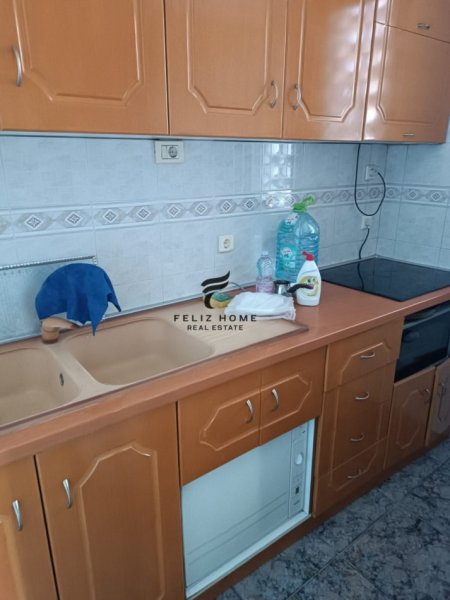 APARTAMENT ME QERA,PAZARI I RI,500 EURO.