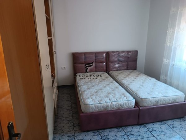 APARTAMENT ME QERA,PAZARI I RI,500 EURO.