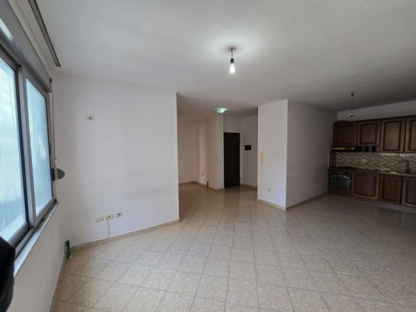 Apartament 2+1 në shitje Rr. e Kavajës prane qendres "Globe" 185.000 euro