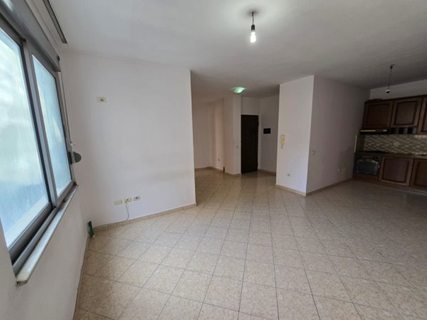 SHITET/ APARTAMENT 2+1 RRUGA E KAVAJES / OPP39150