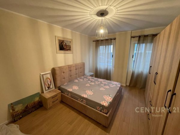 Apartament 1+1 Me Qera te Liqeni Thate!