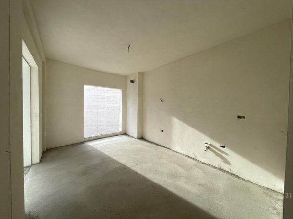 APARTAMENT 2+1 PER SHITJE PRANE ZOGUT TE ZI!