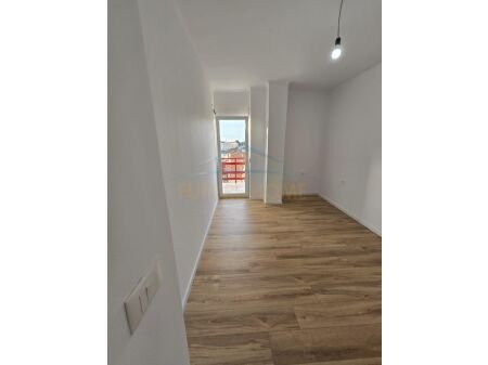 Shitet, Apartament 2+1 për Shitje në Rrugen Xhanfize Keko, Xhamlliku, Tiranë. AREA39171