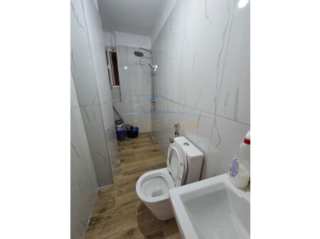 Shitet, Apartament 2+1 për Shitje në Rrugen Xhanfize Keko, Xhamlliku, Tiranë. AREA39171