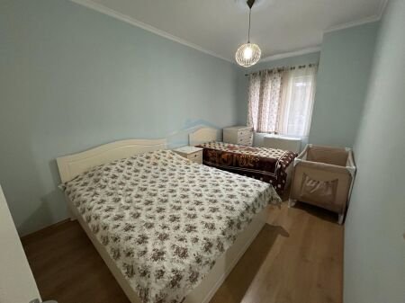 Qera, Apartament 2+1+2, Liqeni i Thatë, Tiranë.    AREA37973