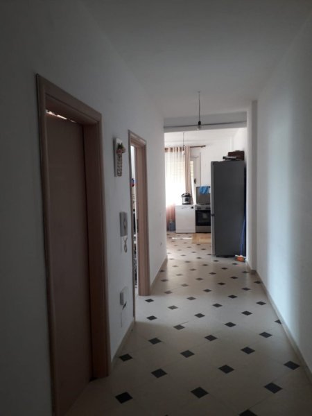 JEPET ME QERA APARTAMENT 2+1 400 EURO FRESK