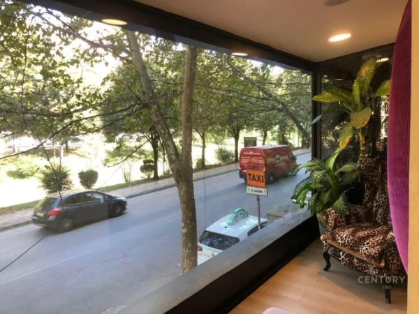 JEPET ME QERA DYQAN CORNER NE BLLOK!