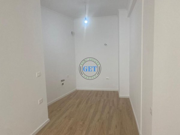 Shitet, Apartament 1+1,ne Astir, Tirane
