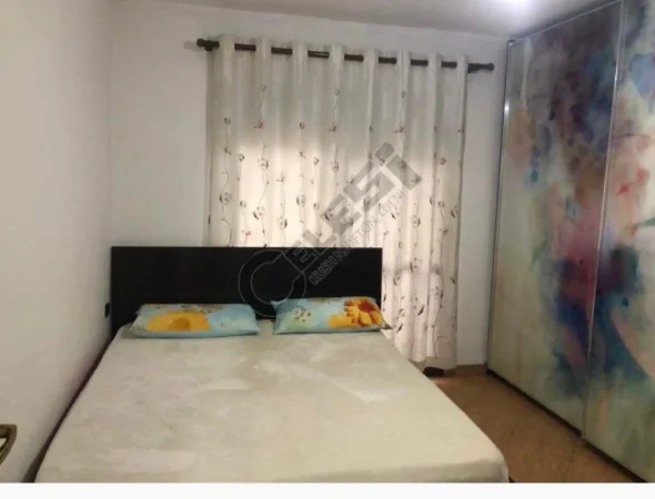 JEPET ME QERA APARTAMENT 2+1 500 EURO RRUGA BARDHYL