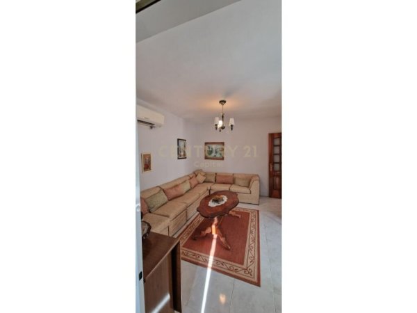 Apartment 1+1 me qira prane gjimnazit Partizani 450 €