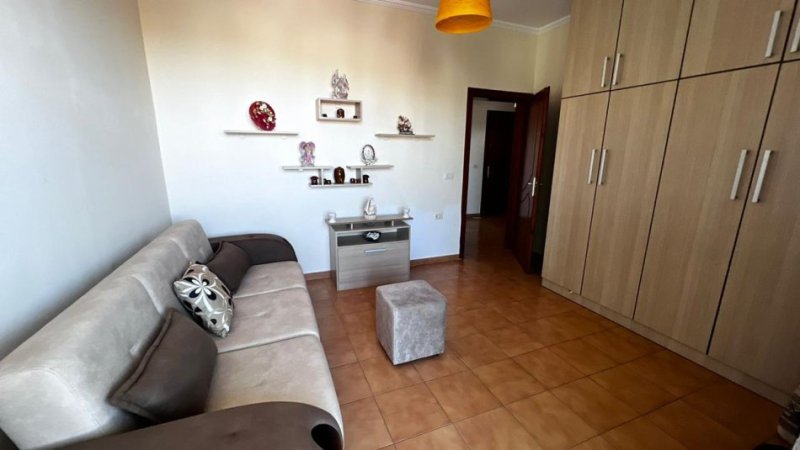 Qera, Apartament 2+1, Fresk, Tiranë