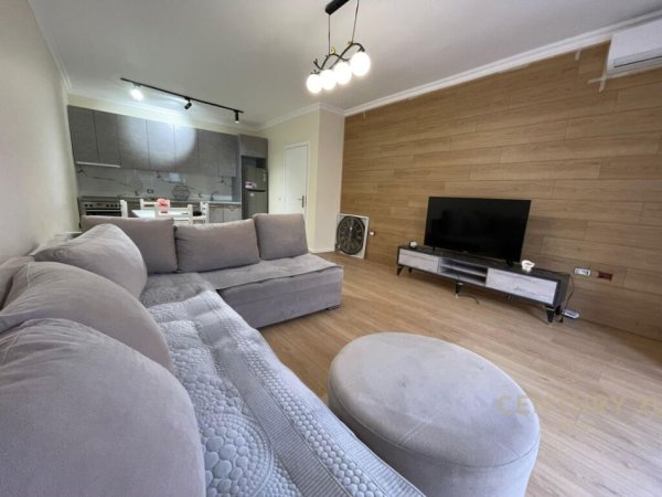 Apartament 1+1 Me Qera te Liqeni Thate!     Neom90134