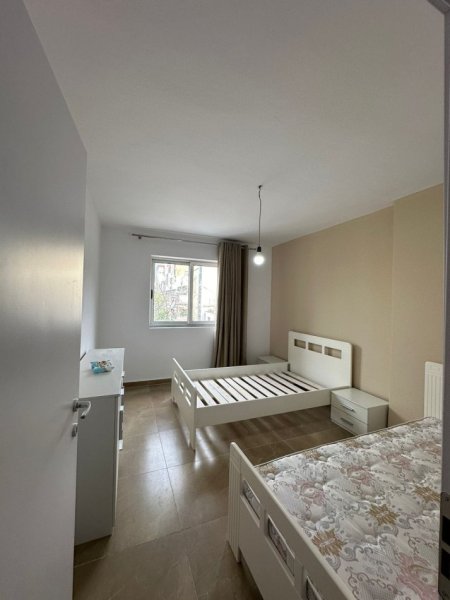 Shes Apartament 2+1+BLK Prane kryqezimit te Shkolles se Bashkuar,pas Credins Bank