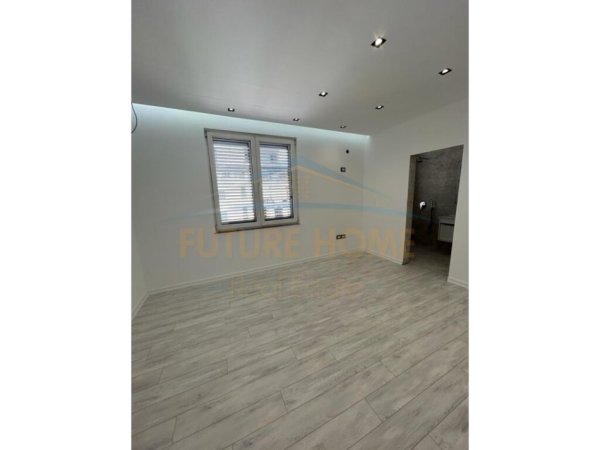 Shitet, Apartament 3+1+2+2 Poste Parkimi Kompleksi Delijorgji Tirane