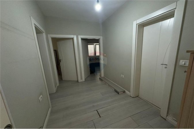 Jepet apartament 2+1 ne Pazar te ri