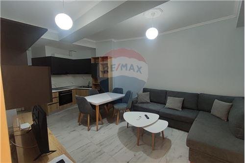 JEPET ME QIRA APARTAMENT 1+1 ne Astir