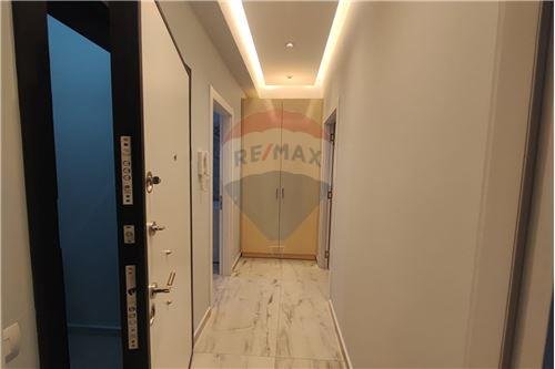 JEPET ME QIRA APARTAMENT 1+1 ne Astir