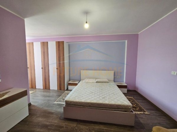 Disponojmë apartament 2+1 me vendodhje tek Unaza e Re :