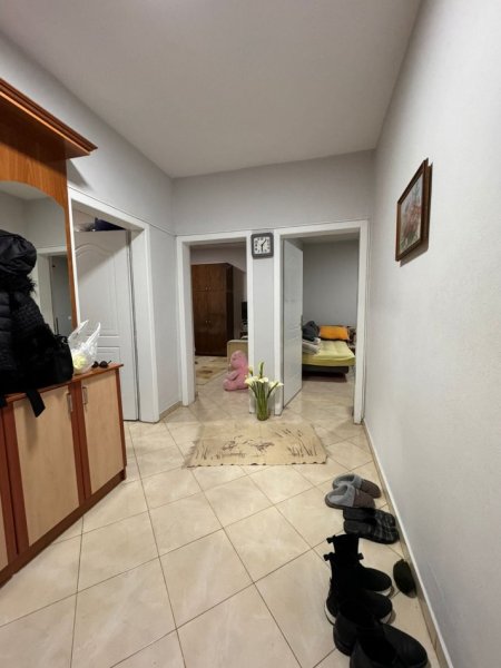 Shitet Apartament 2+1 ( rruga elbasanit )