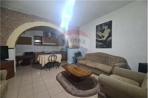 JEPET APARTAMENT ME QIRA 1+1 ne Laprake, Rruga Dritan Hoxha