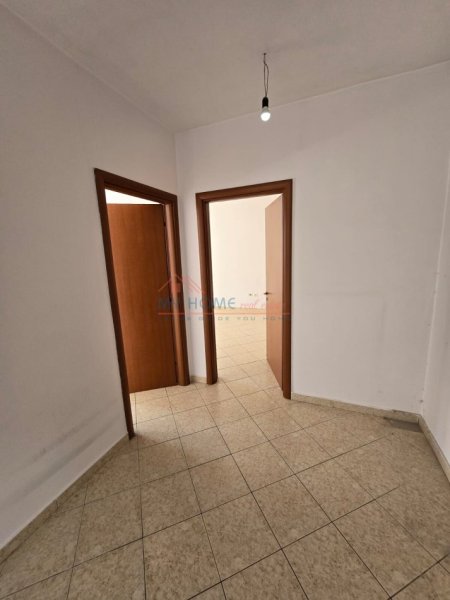 Apartament 2+1 ne shitje tek Rruga e Kavajes ne Tirane(Fatjana)