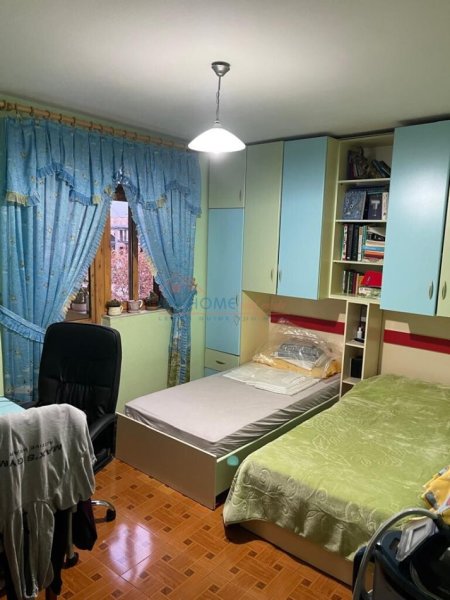 Apartament 3+1+2 ne shitje pran Spitalit te Femijeve ne Tirane