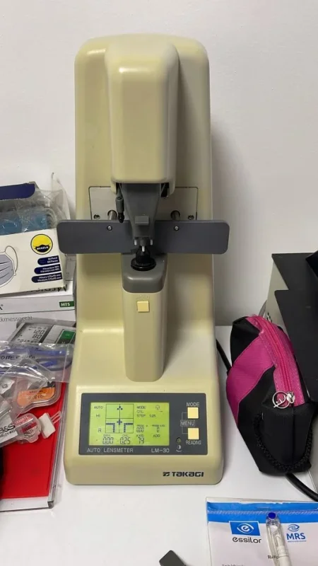 Shitje aktiviteti Klinikë okulistike italiane - me te gjitha Pajisjet mjekesore okulistike