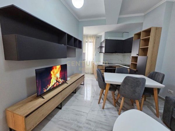 Jepet me qira apartament 1+1 + Post Parkimi ne Astir!