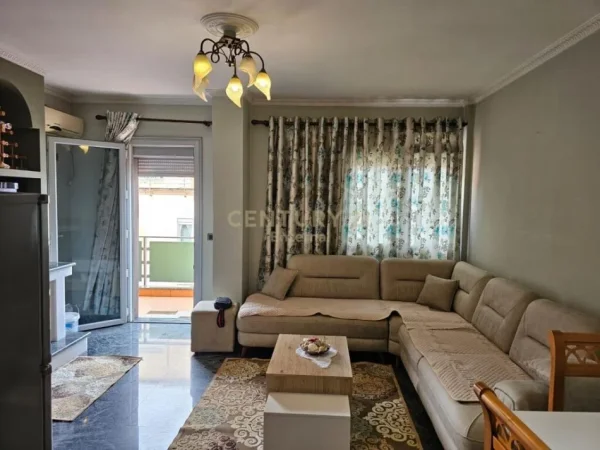 Jepet me Qera Apartament 2+1 ne Fresk