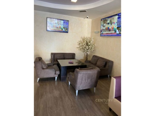 Jepet ambient komercial me qira tek 21 Dhjetori !