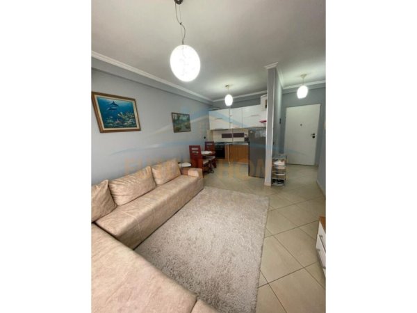 Shitet apartament 1+1 Fresk , Tirane