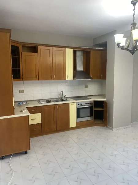 Apartament 2+1 ne Shitje, Rruga Isuf Elezi Selite