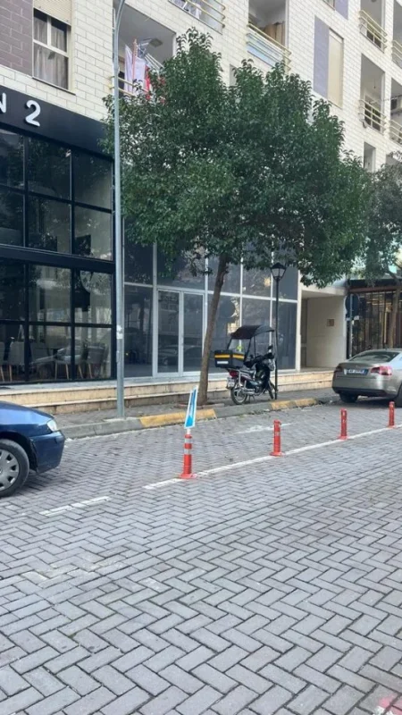 Jepet me qera nje dyqan me sip 120m2