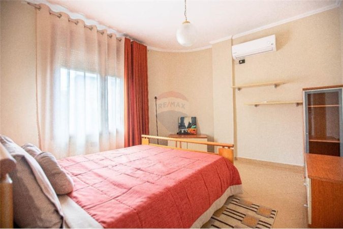 Super Apartament 2+1+2 me qira ne zonen e Bllokut!