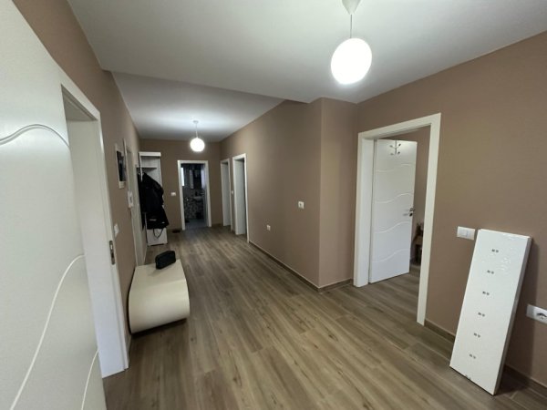 Shitet apartament 3+1 ne Don Bosko!