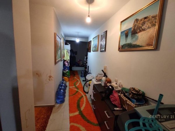 Shitet apartament 3+1+2 ne Fresk!