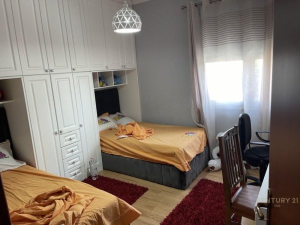 Apartament 2+1+2 prane Ministrise se Jashtme