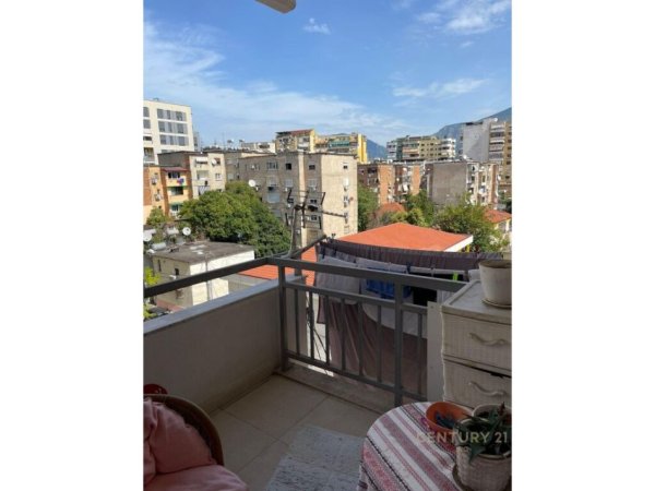 Apartament 2+1+2 prane Ministrise se Jashtme