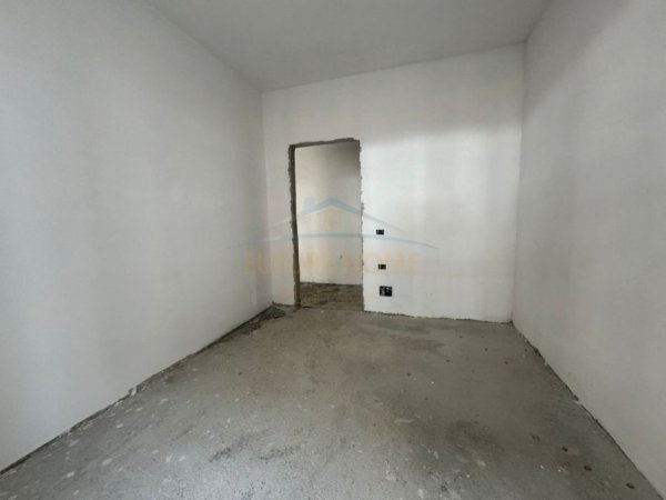 ULET CMIMI ,Shitet, Apartament 2+1, Univers City.