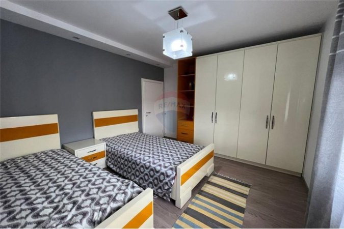 Shitet apartament 2+1 ne Tirane!