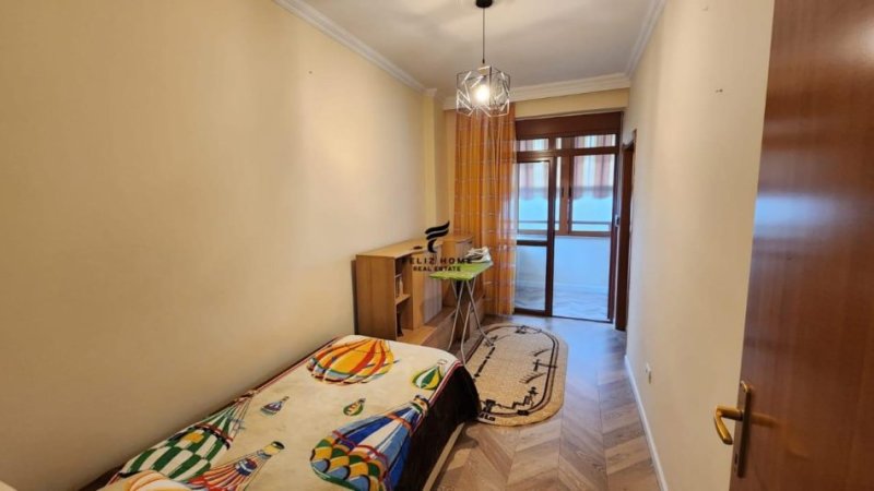 APARTAMENT ME QERA,ISH EKSPOZITA,1000 EURO.