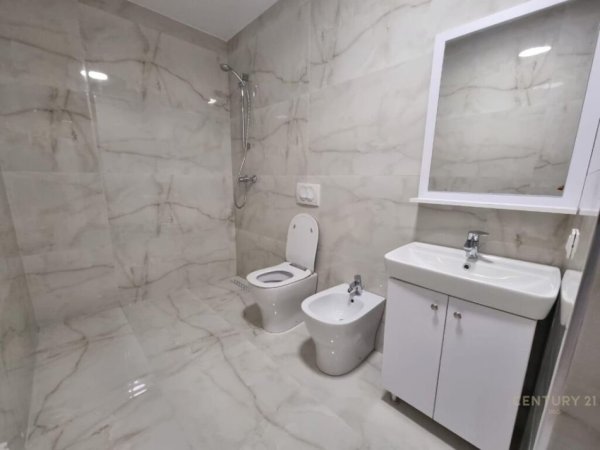 JAPIM ME QIRA APARTAMENT 2+1+2 TE FIORI DI BOSCO!! 700 euro bruto