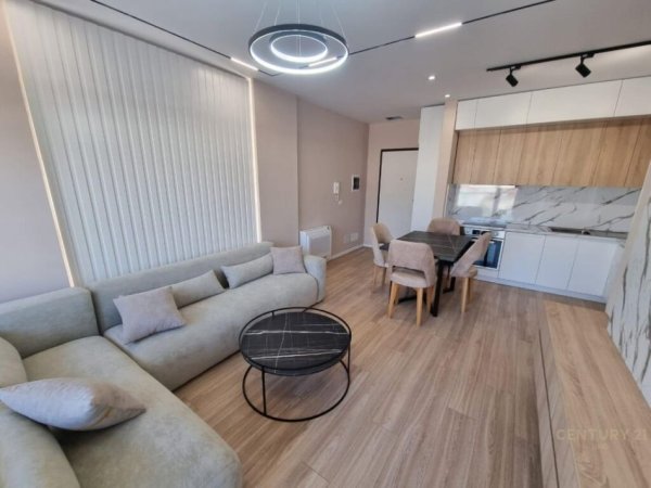 JAPIM ME QIRA APARTAMENT 2+1+2 TE FIORI DI BOSCO!! 700 euro bruto