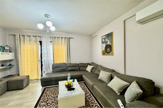 Apartament 1+1+post parkimi me qira tek Mondiali!