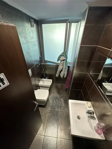 AMBJENT BIZNESI ME QERA TE 21 DHJETORI