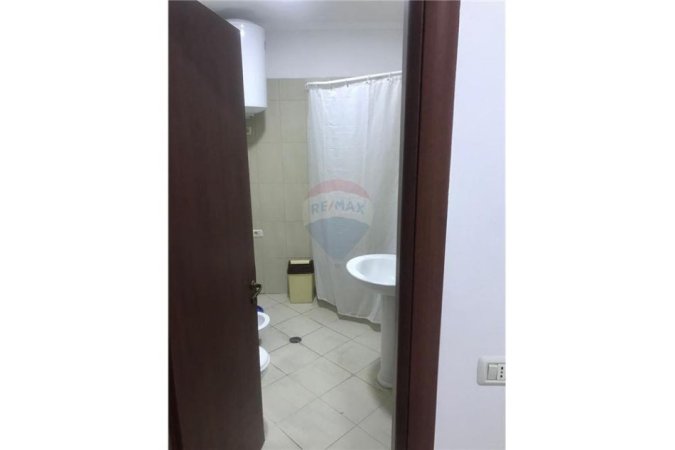 Apartament 2+1 me qira ne Yzberisht! 40.000 L