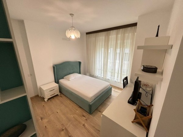 Jepet me qera apartament 2+1+2 i sapomobiluar,21 dhjetori , rruga Frosina Plaku 600 euro